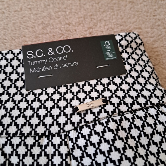 ❤️S.C.& Co. Pull On Skort Black And White Print Stretch Skirt Various Sizes New! - Picture 12 of 13